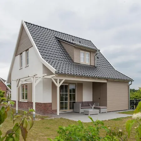 Luxurious Detached With 3 Bathrooms, In De Maasduinen